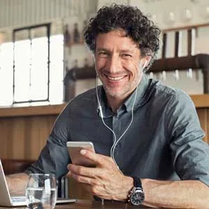 man-on-laptop